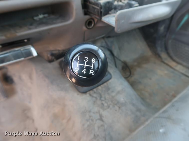 image for item EF9785 1999 Ford F350 Super Duty pickup truck cab and chassis