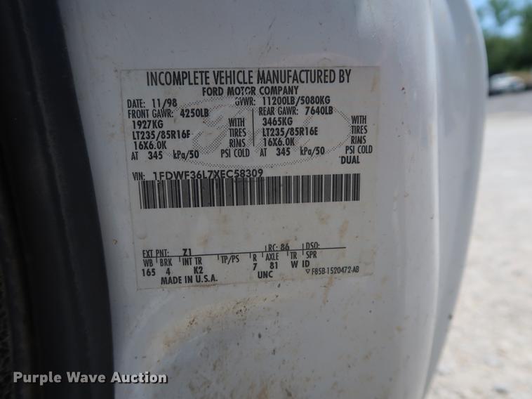 image for item EF9785 1999 Ford F350 Super Duty pickup truck cab and chassis