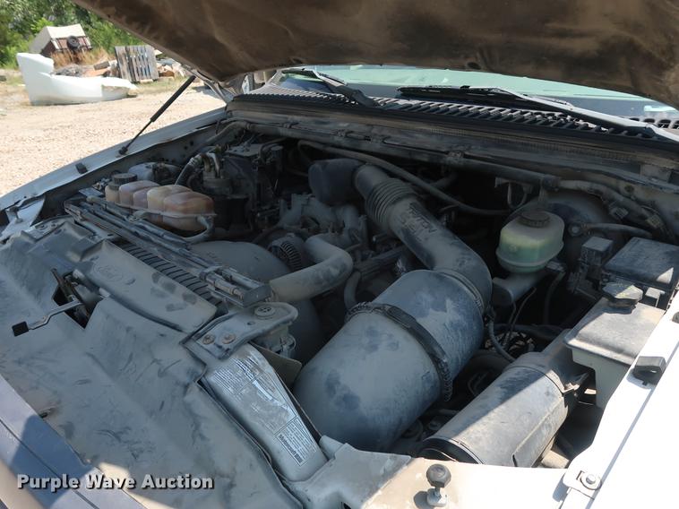 image for item EF9785 1999 Ford F350 Super Duty pickup truck cab and chassis