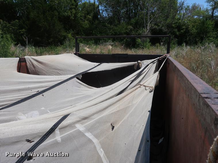 image for item EF9786 1986 Ford F700 dump truck