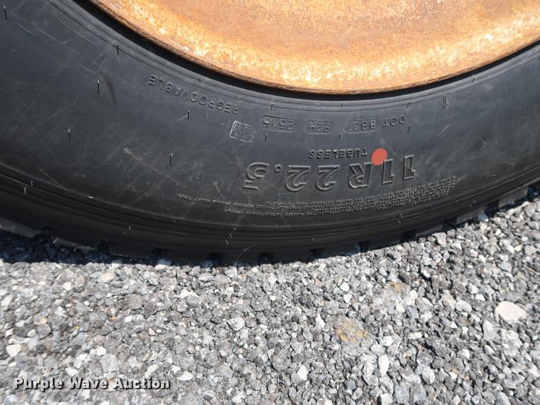 image for item EF9786 1986 Ford F700 dump truck