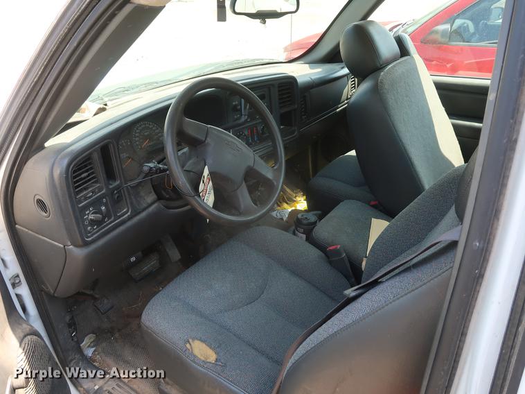 image for item EF9798 2007 Chevrolet Silverado 1500 pickup truck