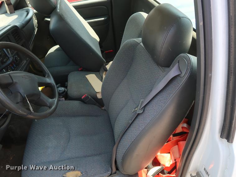 image for item EF9798 2007 Chevrolet Silverado 1500 pickup truck