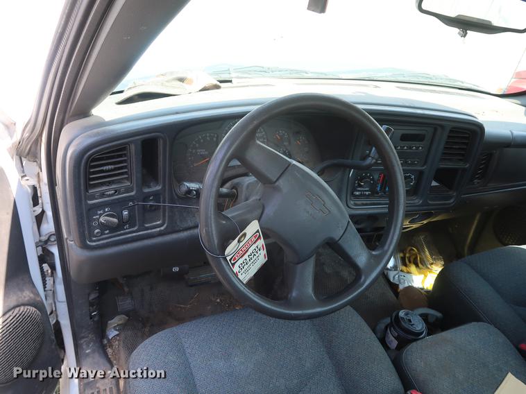 image for item EF9798 2007 Chevrolet Silverado 1500 pickup truck