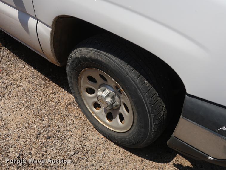 image for item EF9798 2007 Chevrolet Silverado 1500 pickup truck