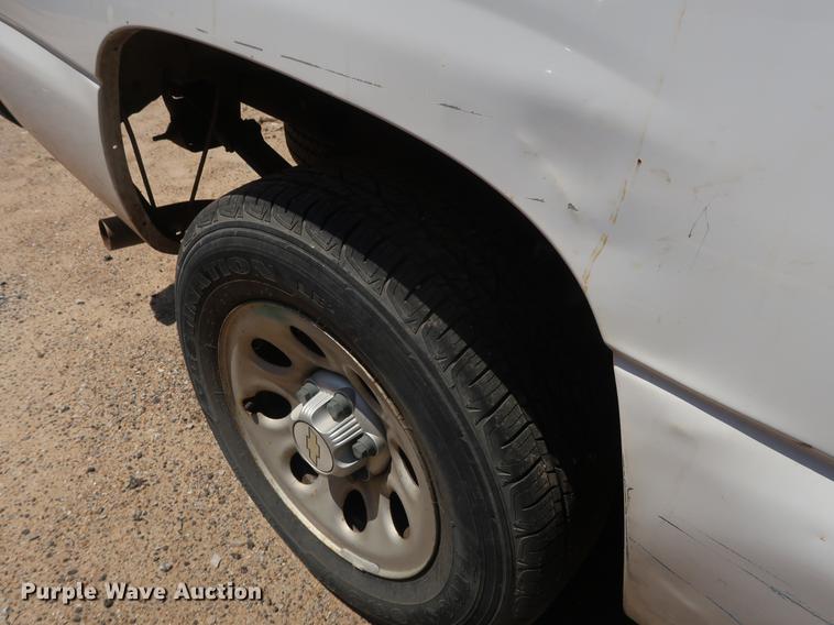 image for item EF9798 2007 Chevrolet Silverado 1500 pickup truck