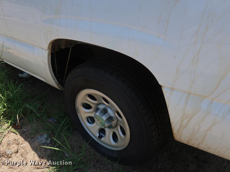 image for item EF9798 2007 Chevrolet Silverado 1500 pickup truck