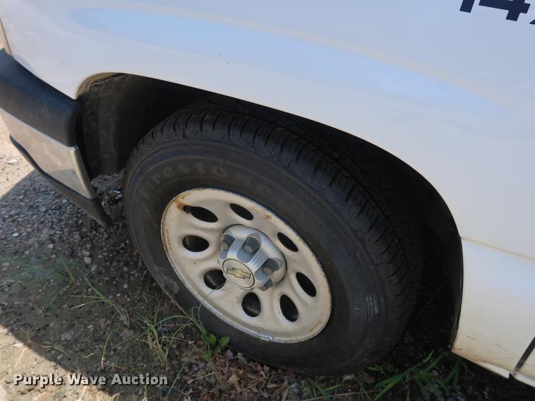 image for item EF9798 2007 Chevrolet Silverado 1500 pickup truck