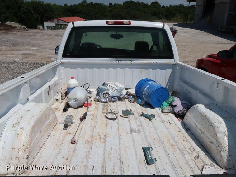 image for item EF9798 2007 Chevrolet Silverado 1500 pickup truck