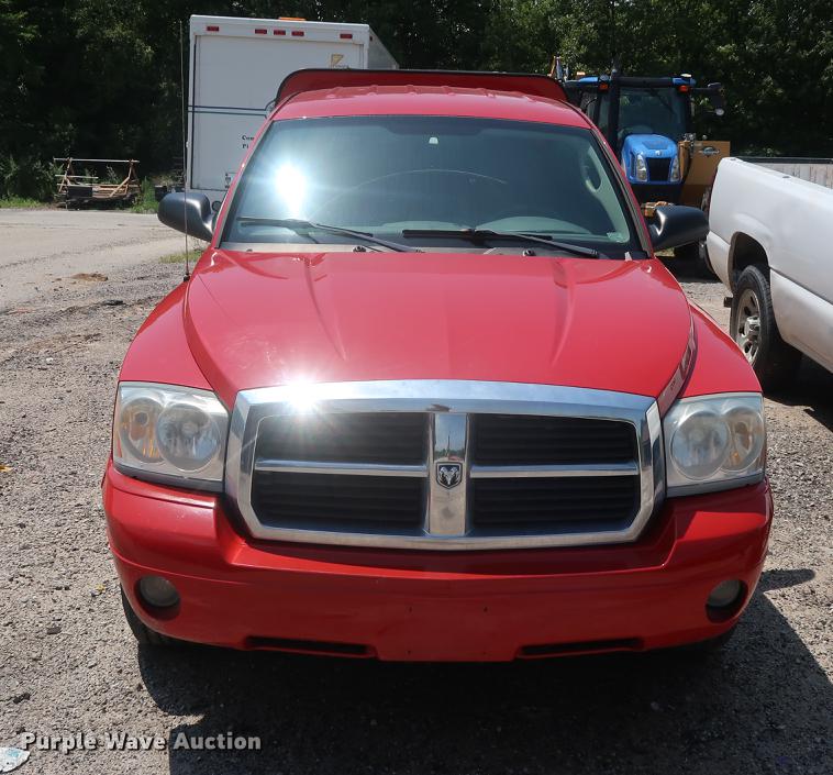 image for item EF9799 2006 Dodge Dakota Club Cab pickup truck