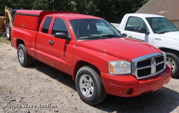 image for item EF9799 2006 Dodge Dakota Club Cab pickup truck