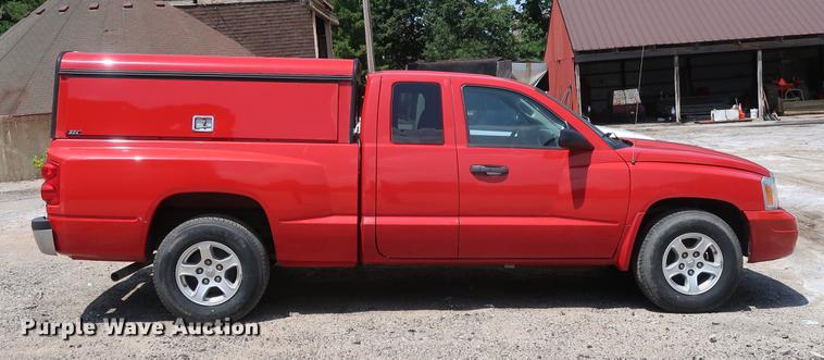 image for item EF9799 2006 Dodge Dakota Club Cab pickup truck