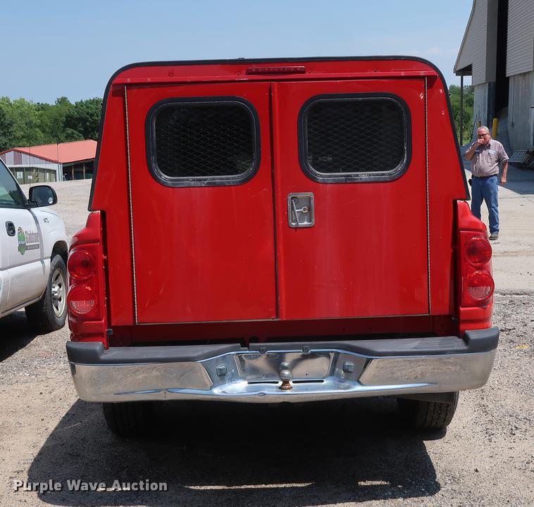 image for item EF9799 2006 Dodge Dakota Club Cab pickup truck