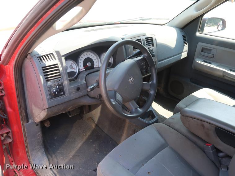 image for item EF9799 2006 Dodge Dakota Club Cab pickup truck