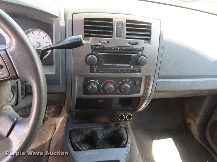 image for item EF9799 2006 Dodge Dakota Club Cab pickup truck
