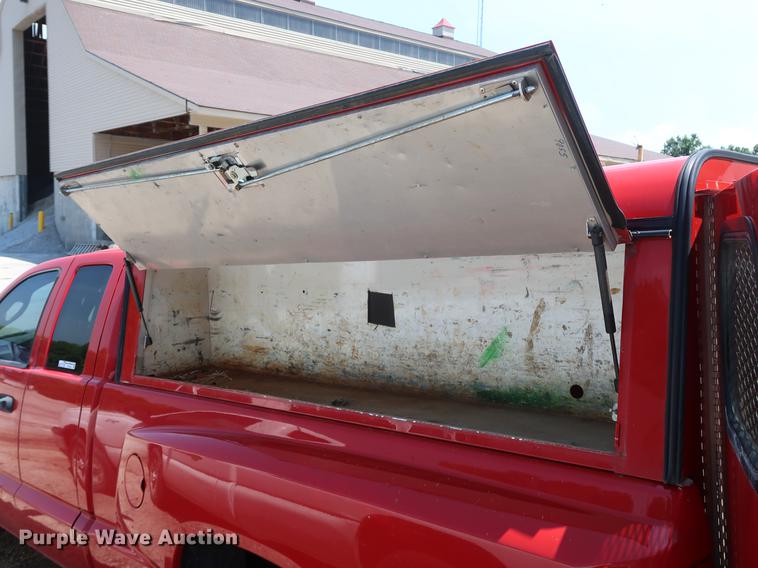image for item EF9799 2006 Dodge Dakota Club Cab pickup truck