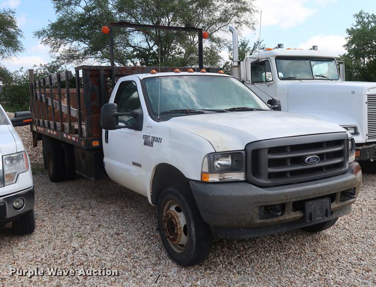 image for item EF9802 2004 Ford F550 Super Duty flatbed truck