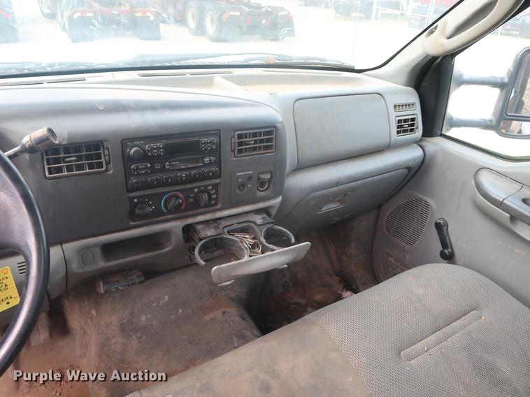 image for item EF9802 2004 Ford F550 Super Duty flatbed truck