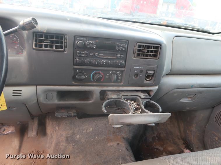 image for item EF9802 2004 Ford F550 Super Duty flatbed truck