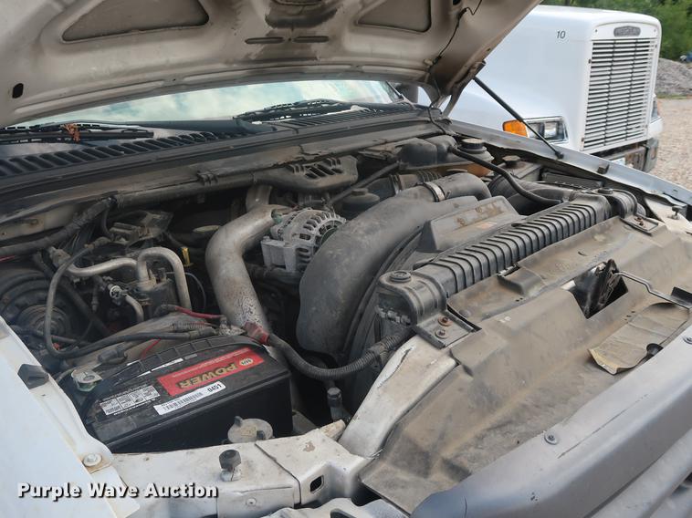 image for item EF9802 2004 Ford F550 Super Duty flatbed truck