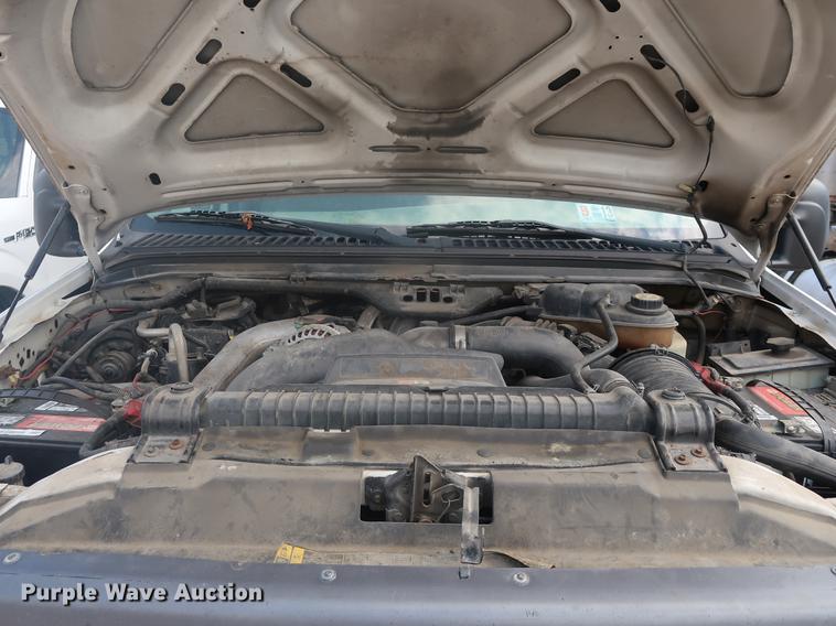 image for item EF9802 2004 Ford F550 Super Duty flatbed truck