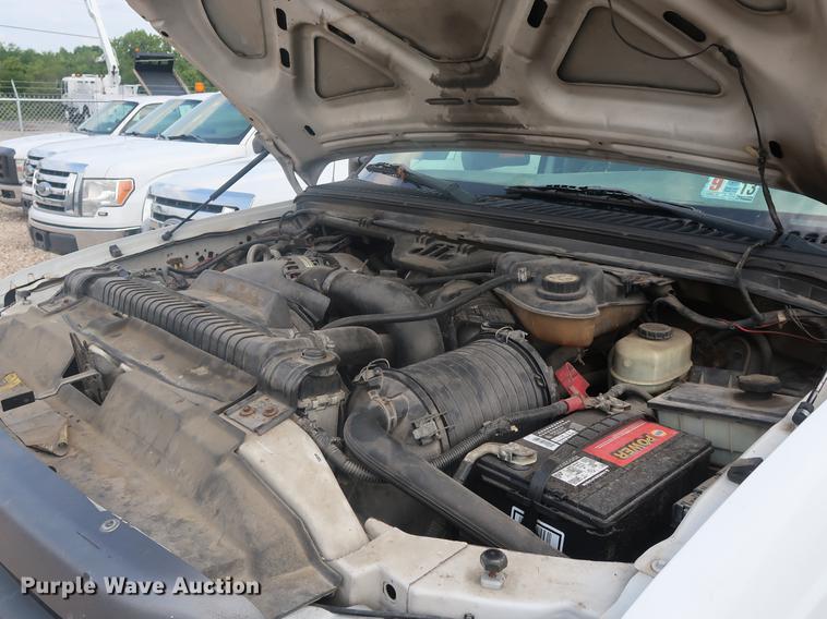 image for item EF9802 2004 Ford F550 Super Duty flatbed truck