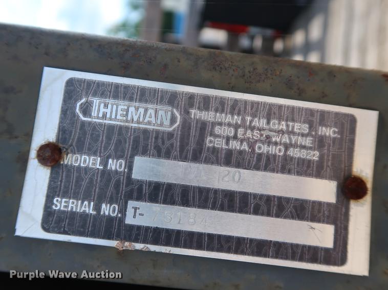 image for item EF9802 2004 Ford F550 Super Duty flatbed truck