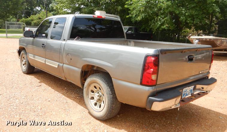 image for item EK9602 2007 Chevrolet Silverado Classic 1500 LT Ext. Cab pickup truck