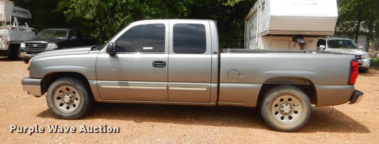 image for item EK9602 2007 Chevrolet Silverado Classic 1500 LT Ext. Cab pickup truck