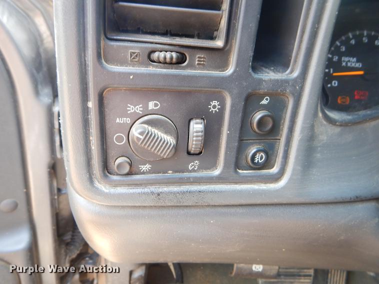 image for item EK9602 2007 Chevrolet Silverado Classic 1500 LT Ext. Cab pickup truck