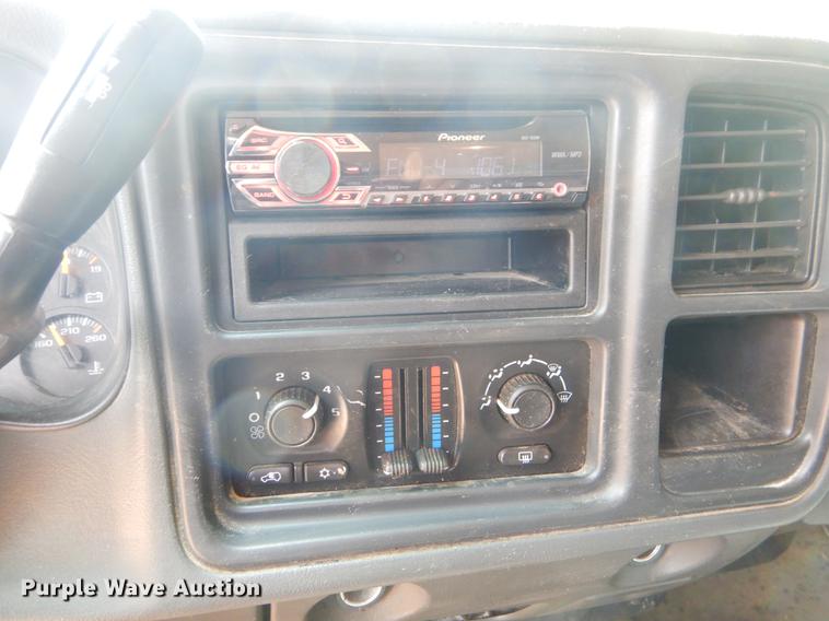 image for item EK9602 2007 Chevrolet Silverado Classic 1500 LT Ext. Cab pickup truck