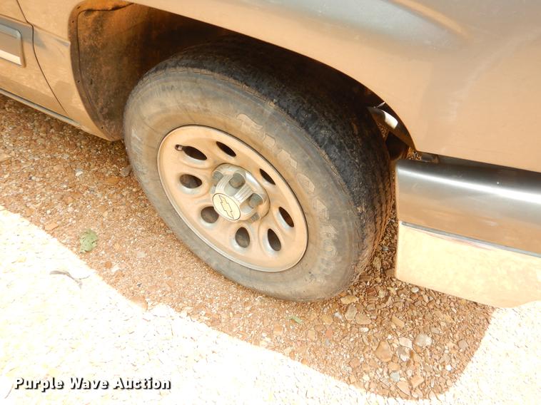 image for item EK9602 2007 Chevrolet Silverado Classic 1500 LT Ext. Cab pickup truck