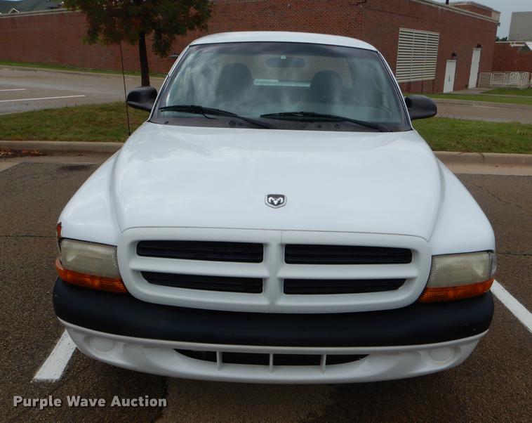 image for item EK9613 2000 Dodge Dakota Club Cab pickup truck