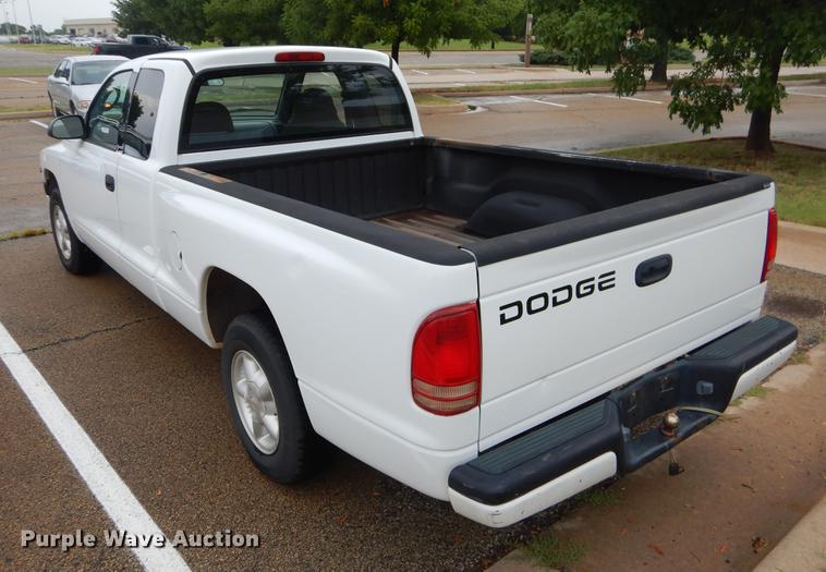 image for item EK9613 2000 Dodge Dakota Club Cab pickup truck