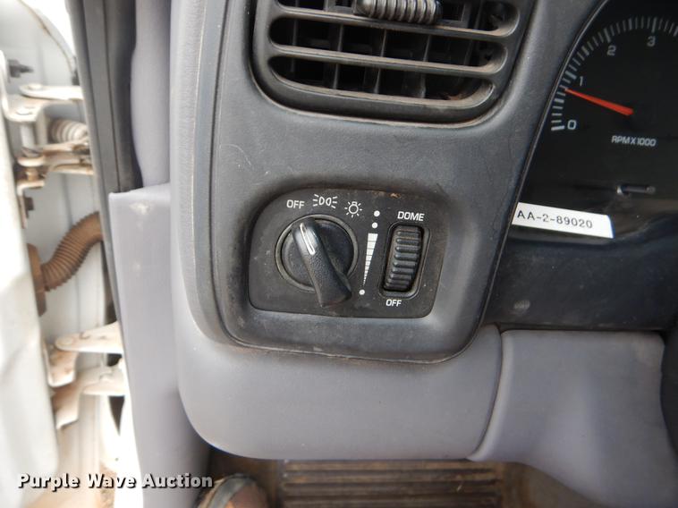 image for item EK9613 2000 Dodge Dakota Club Cab pickup truck