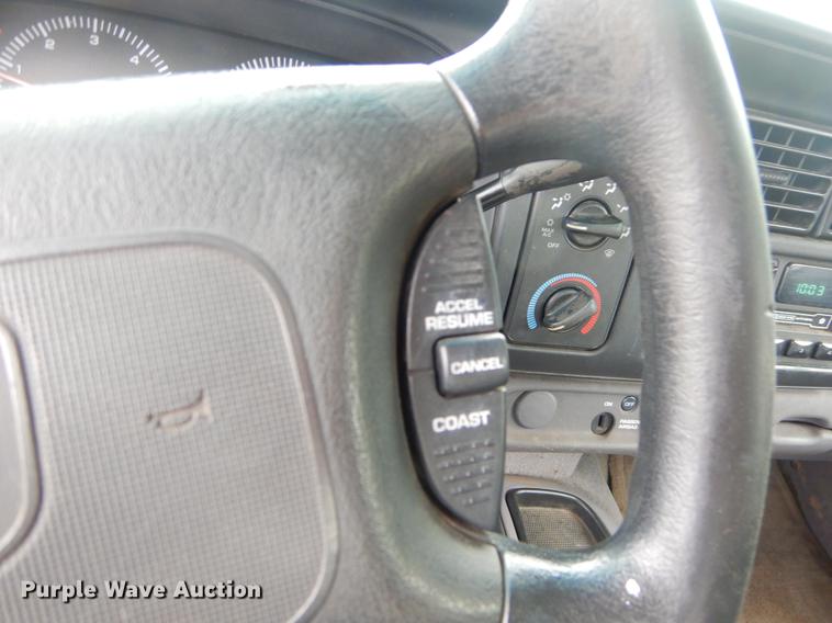 image for item EK9613 2000 Dodge Dakota Club Cab pickup truck