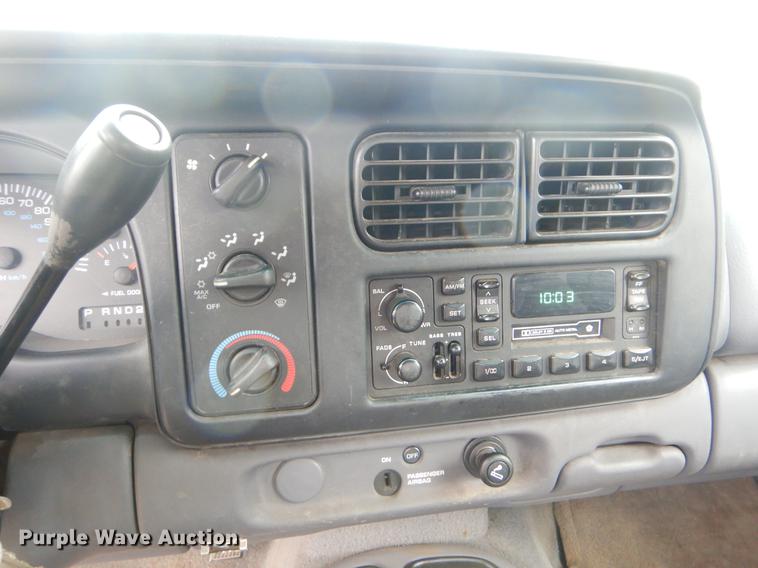 image for item EK9613 2000 Dodge Dakota Club Cab pickup truck