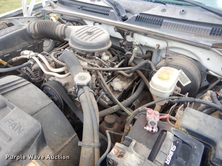 image for item EK9613 2000 Dodge Dakota Club Cab pickup truck