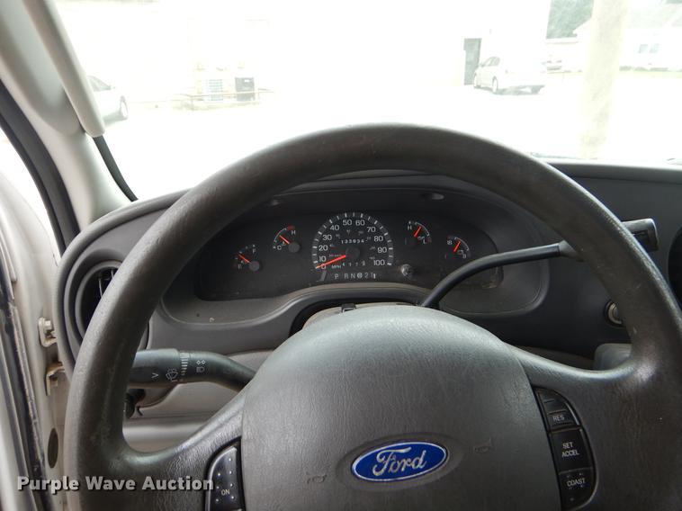 image for item EK9617 2003 Ford Econoline E450 shuttle bus