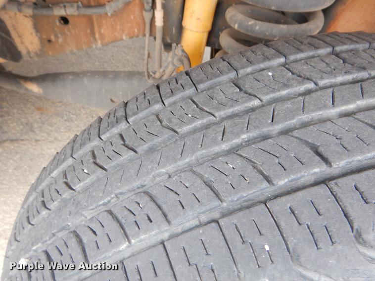 image for item EK9617 2003 Ford Econoline E450 shuttle bus