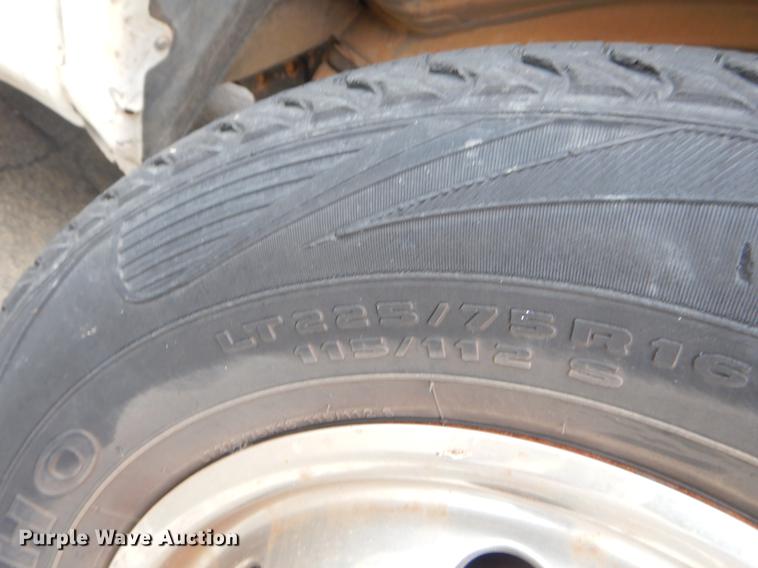 image for item EK9617 2003 Ford Econoline E450 shuttle bus