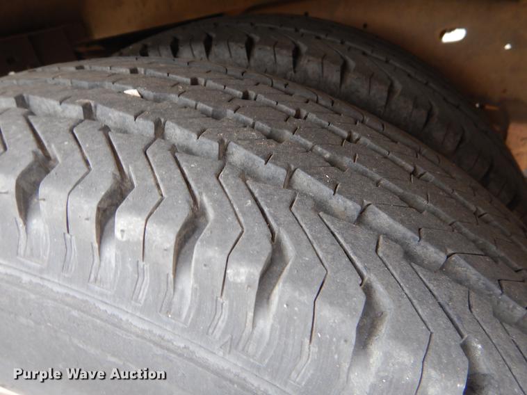 image for item EK9617 2003 Ford Econoline E450 shuttle bus