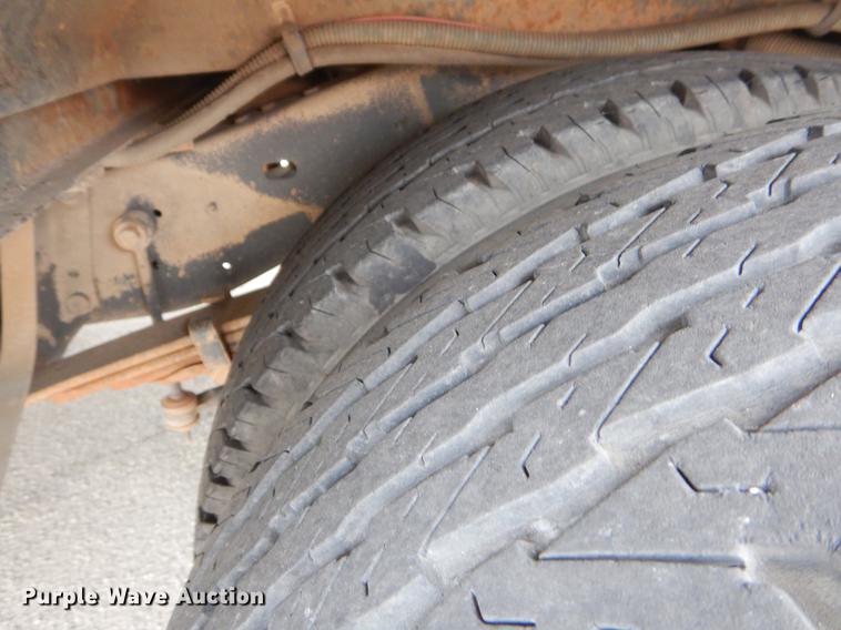 image for item EK9617 2003 Ford Econoline E450 shuttle bus