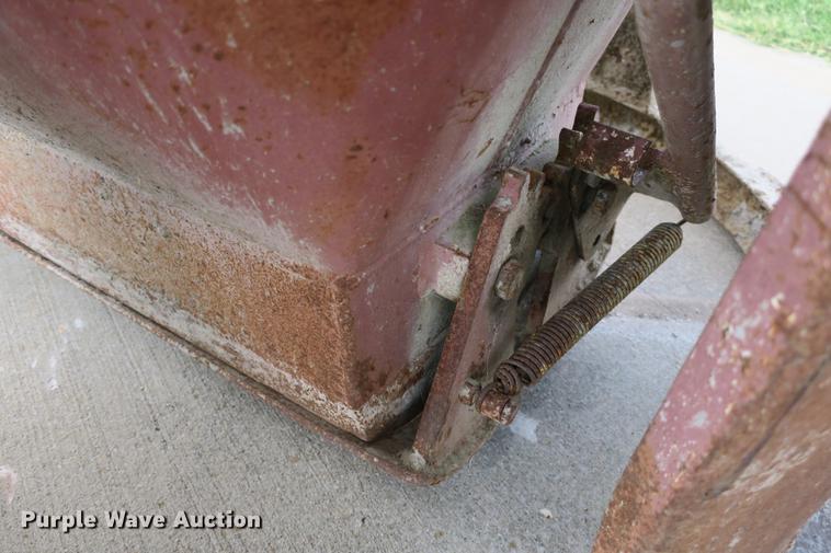 image for item EO9325 Concrete bucket