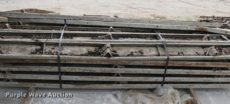 image for item EO9327 Concrete forms and pins