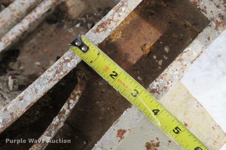 image for item EO9327 Concrete forms and pins