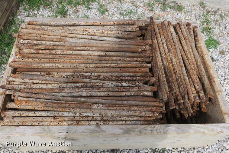 image for item EO9327 Concrete forms and pins