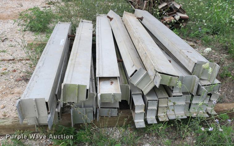 image for item EO9328 Approximately 21 aluminum spreader bars