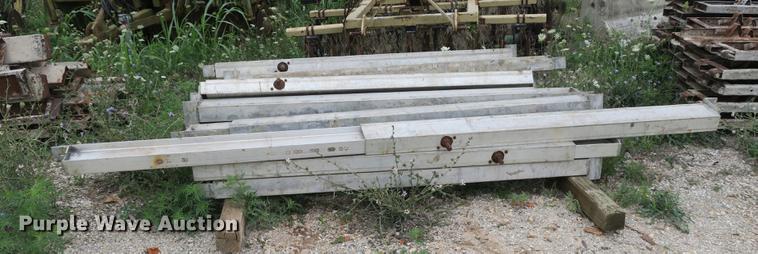 image for item EO9328 Approximately 21 aluminum spreader bars