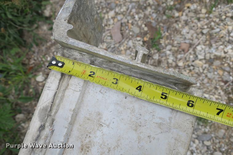 image for item EO9328 Approximately 21 aluminum spreader bars